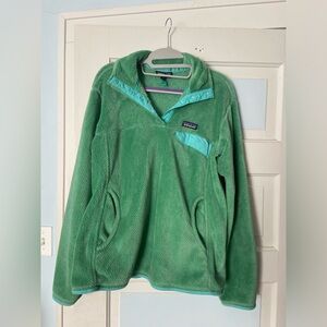 Cozy Green Patagonia Pullover